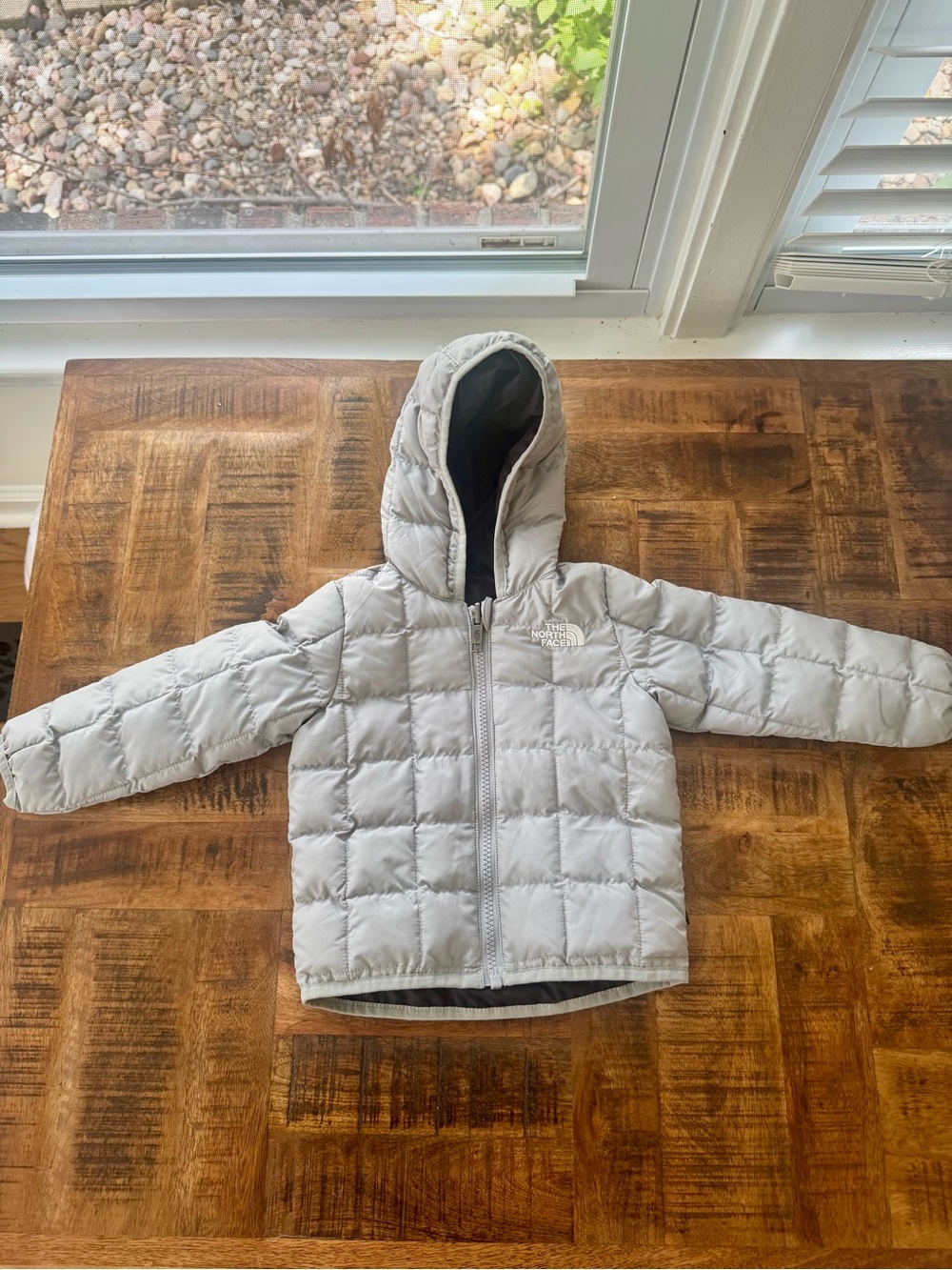The North Face Baby Reversible Thermoball Hooded Jacket in Mel d Grey